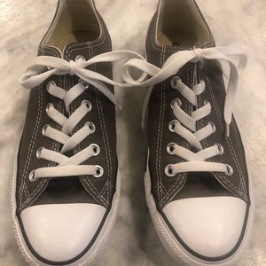 Converse low gray sneakers